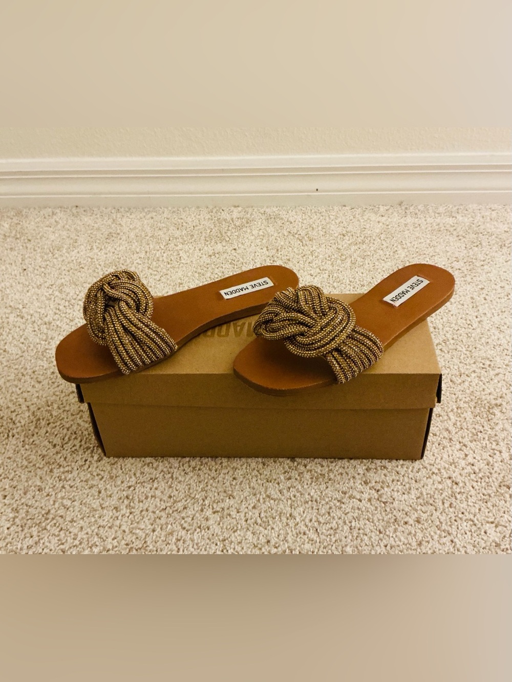 Steve Madden Adore Metallic Gold Rhinestone Braided Slides with box - Picture 4 of 7